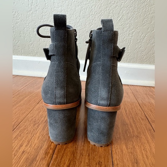 SOLD⚫️White House Black Market Becca Combat Boots Size 9M WHBM Asphalt Grey - Picture 5 of 12